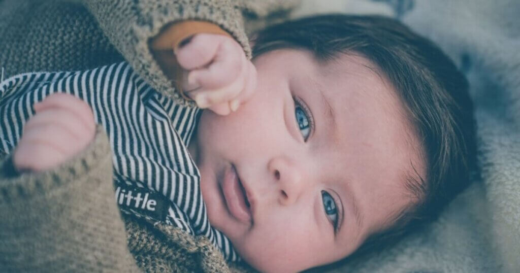 Top 20 des prénoms courts et originaux à donner à son petit garçon en 2021-min