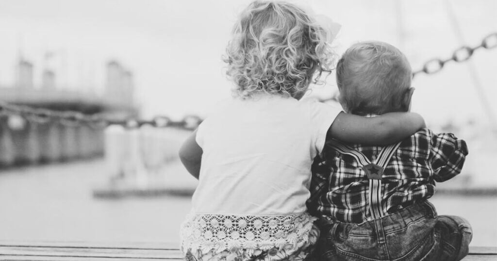 Élever un petit garçon, est-ce plus difficile-min