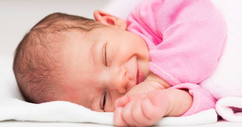 40 jolis prénoms féminins rétros, chics et anciens-min