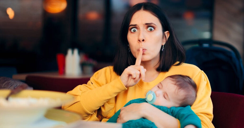 10 choses folles que je fais quand bébé se réveille la nuit