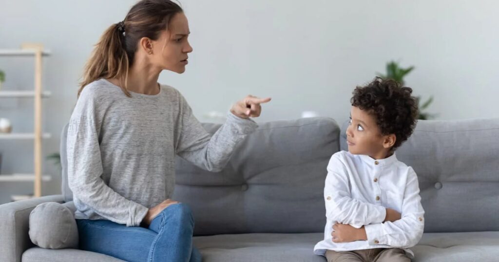 Mon enfant ne se comporte pas toujours bien avec moi-min