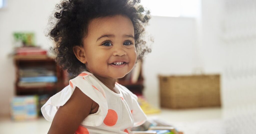 10 conseils pour un bébé heureux-min