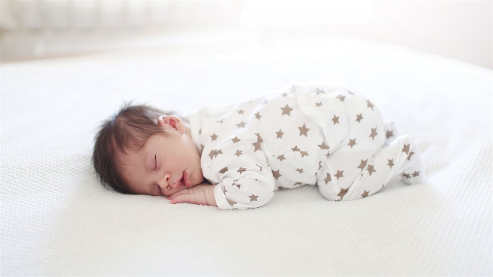 bebe-sur-le-ventre-min